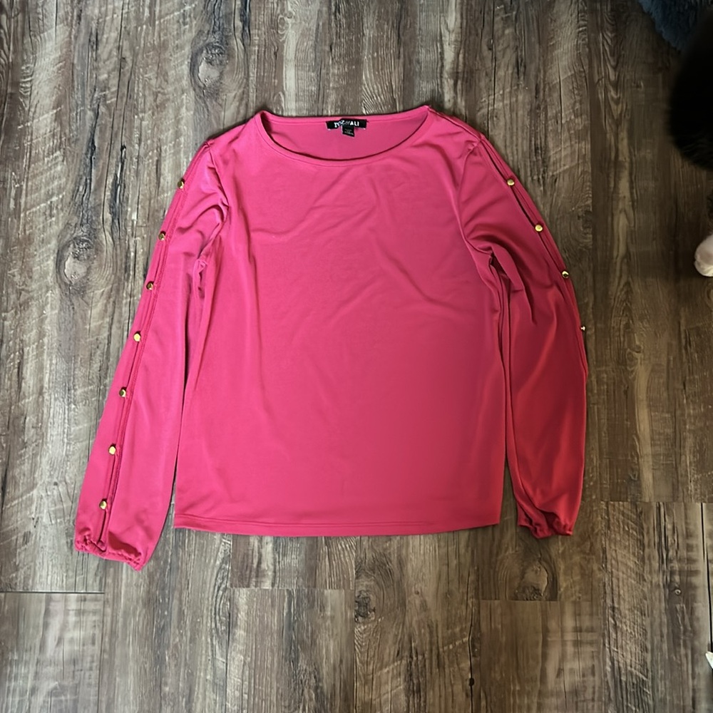 Roz Ali Beautiful pink top with a detailed golden buttons on sleeves